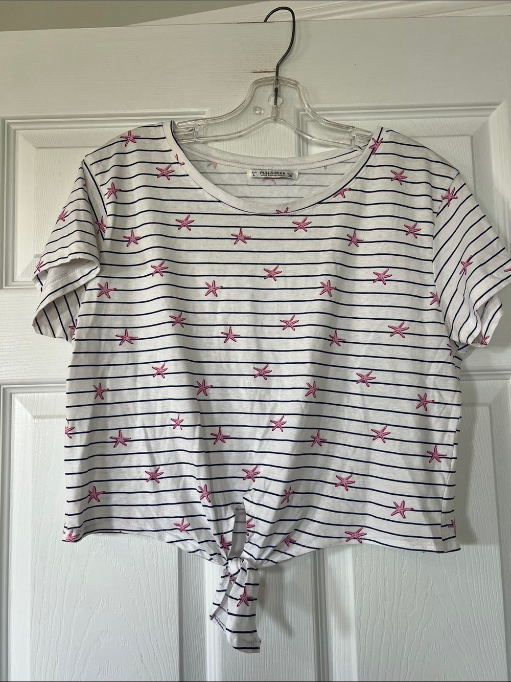 🌷6/$20🌷Pull&Bear White Striped Crop Top with Pink Starfish